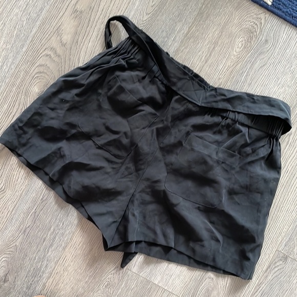 High waisted BCBG shorts - Picture 3 of 3